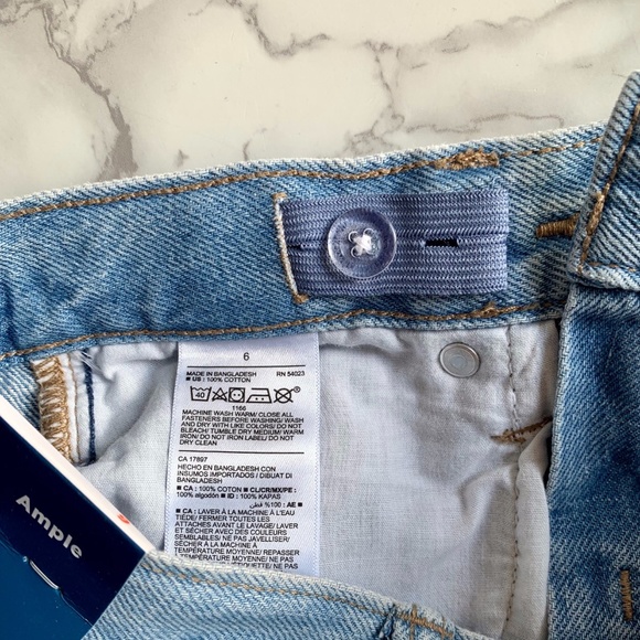 3/$45 ⭐️ OLD NAVY kids Loose Jeans - Picture 5 of 8